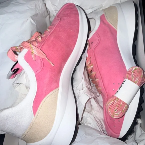 Chanel Women's Pink and Green Sneakers NWT - Picture 4 of 10